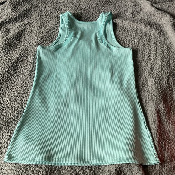 Under Armour Heatgear Tank Tops - Picture 6 of 8
